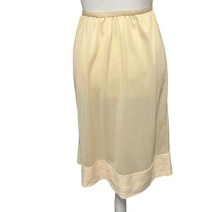 Vintage Half Slip Ivory Lingerie Skirt Extender with Trim‎ Detail Womenswear
